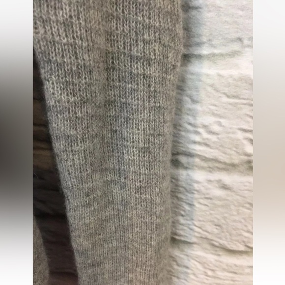 TOMORROWLAND Women's Gray Light Weight V-Neck Ribbed Cashmere Sweater Sz Small - Picture 6 of 8